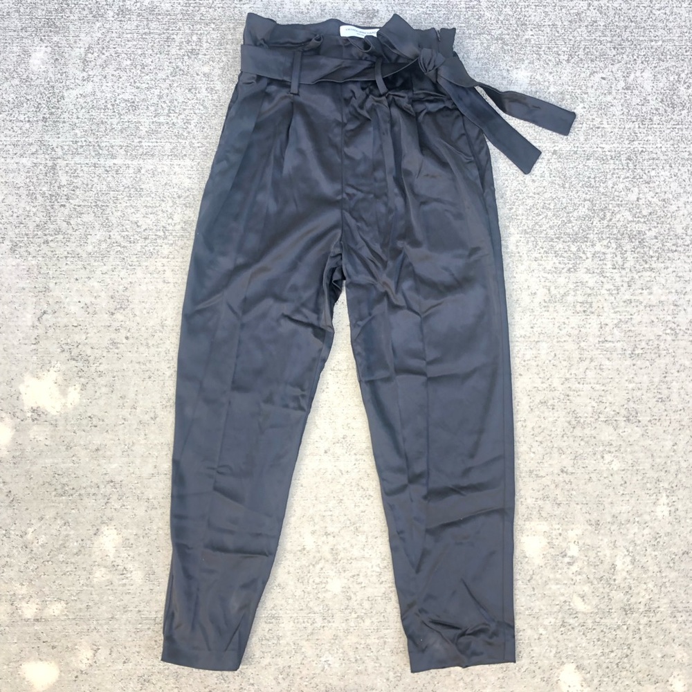 Tessi pant in black.